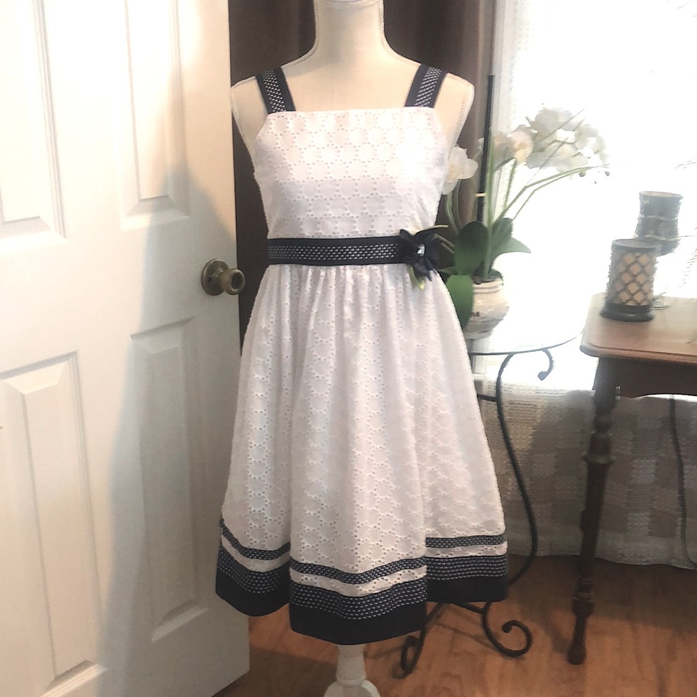 Bloome de Jeune Fille Girls Eyelet Dress size 14